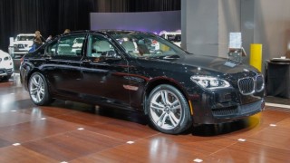 BMW debutes diesel 7-Series at Chicago show
