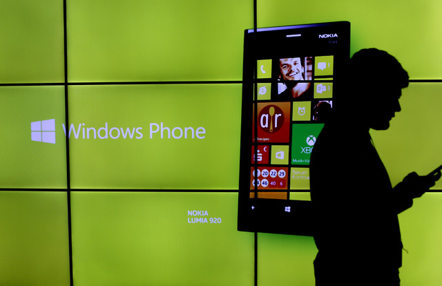 Microsoft Targets Cheaper Phones for Global Internet Growth