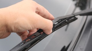 Windshield Wipers: Choosing and Installing