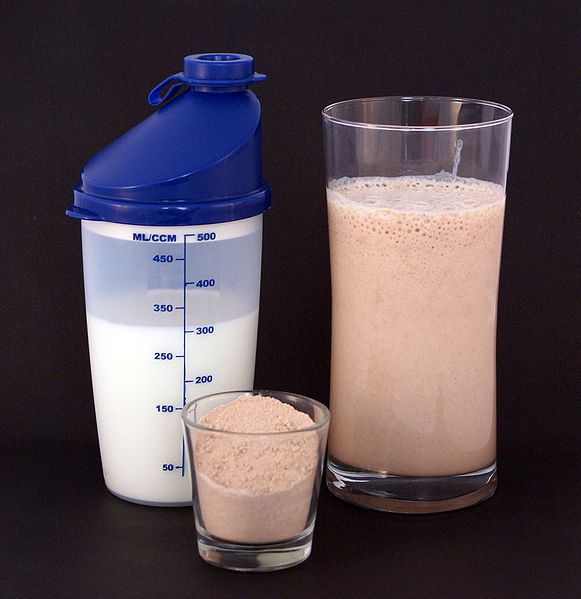 4 Best Meal Replacement Shakes To Take On The Road