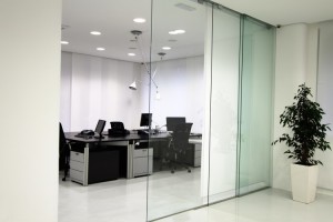 Glass Partitions – Airy Virtual Rooms In Offices