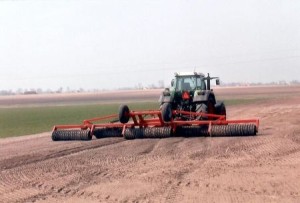 Quick Look At Some Of The Uses Of Agricultural Machinery