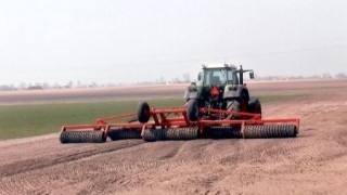 Quick Look At Some Of The Uses Of Agricultural Machinery