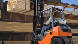 World Class Articulating Forklift For Warehousing