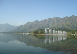 Kashmir Opens To Delight The Travellers