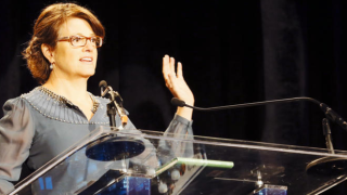 3 Things You Need To Do To Become A Women’s Keynote Speaker