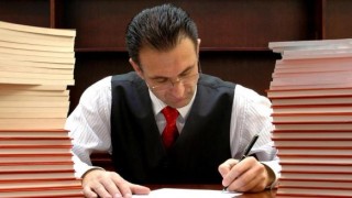 When Do You Need A Slip and Fall Attorney and How To Hire One ?