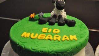Spend A Gala Time With Great Food and Cakes On Eid