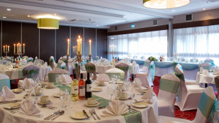 The Benefits To Having Your Wedding At A Hotel