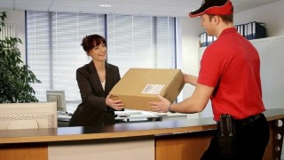 Top Reasons To Select A Courier Firm To Deliver Goods