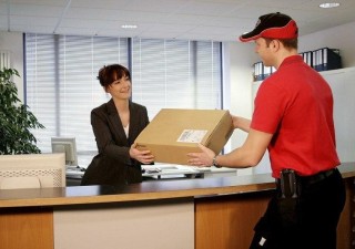 Top Reasons To Select A Courier Firm To Deliver Goods