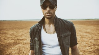 Enrique Iglesias Releases English Version of 'Duele El Corazon' feat. Tinashe
