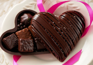 Sweeten Up Your Romance With These Amazing Chocolate Day Gift Ideas For him/her