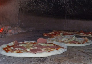 3 Ways To Clean A Pizza Stone