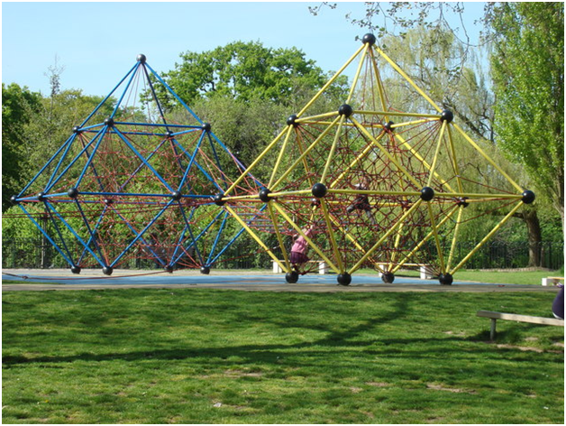 A Buyer’s Guide To Climbing Frames and Playcentres