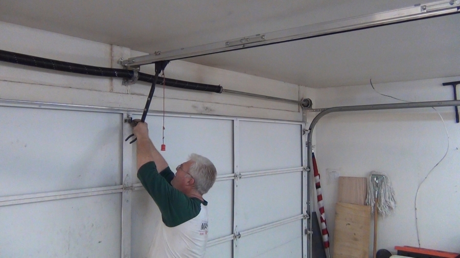 Tips To Hire Mississauga Garage Doors Repair Companies
