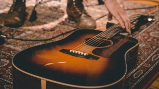 The Different Acoustic Guitar Pickup Options You Have!