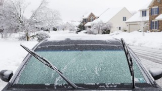 Your Guide To Treating A Cracked Windshield In Winter