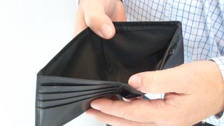 UK Youngsters Struggling Financially