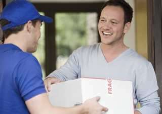 How To Select The Right International Delivery Services?