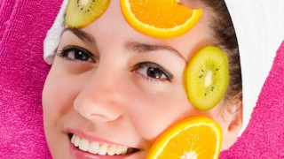 How To Do A Facial At Home Using Natural Ingredients