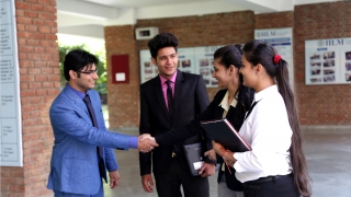 management college in Noida