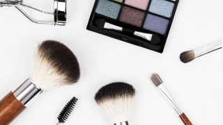 5 Ways Your Brand Can Enter The 93 Billion Dollar Cosmetic Industry